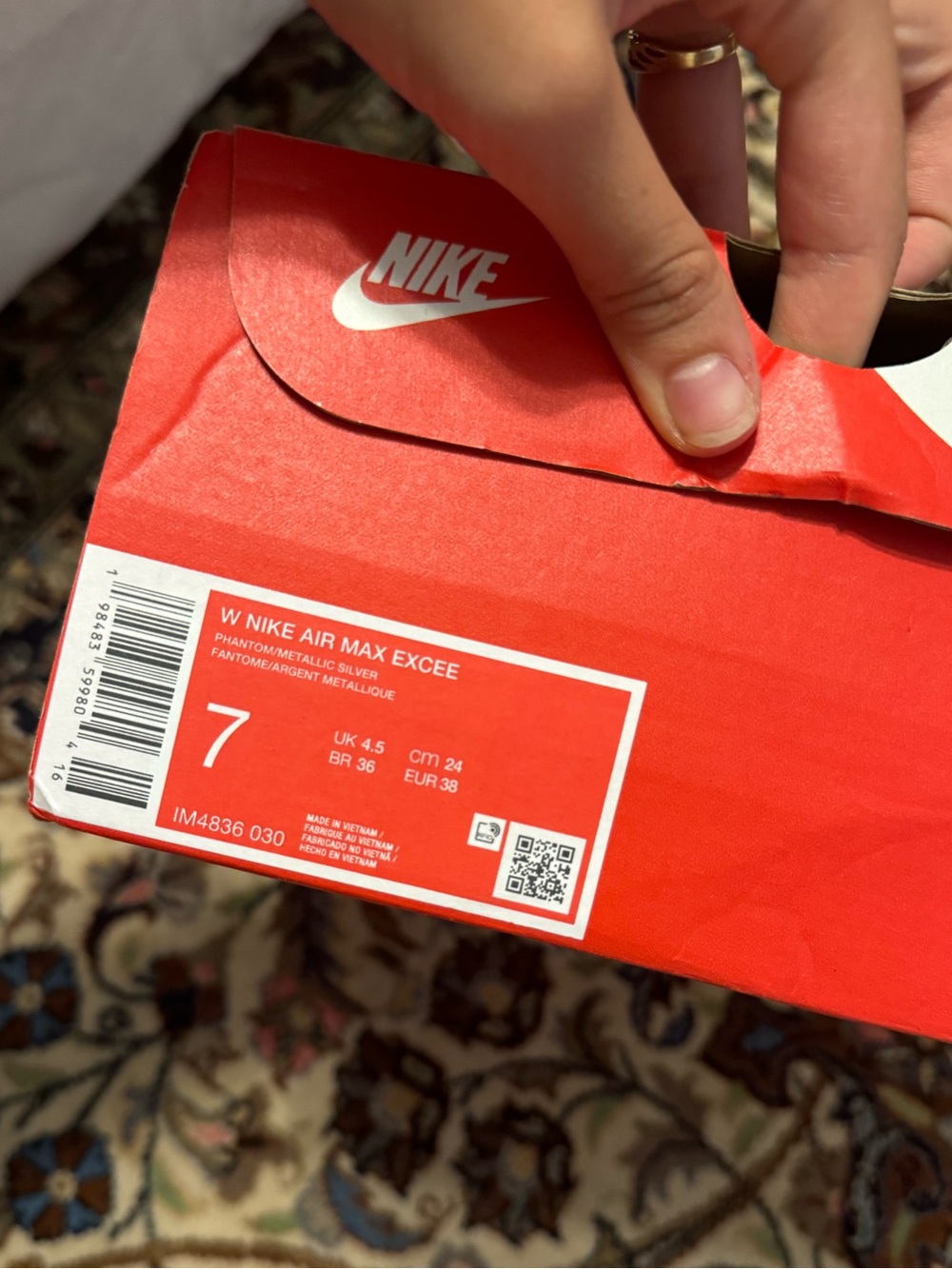 Women’s Nike Air Max Excee RARE color way - Picture 6 of 6